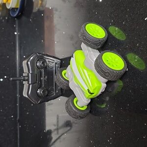 HOST PICK. Small Stunt Flip Remote Control